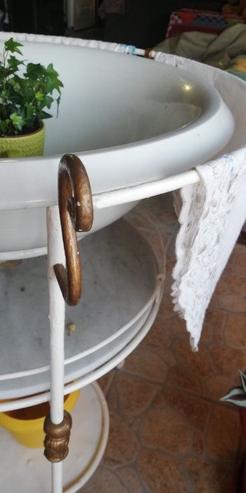 Lavatório antigo recuperado