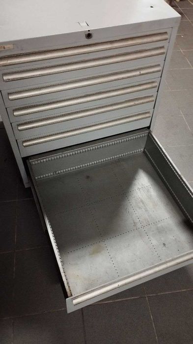 Armário de ferramentas com 7 gavetas usado