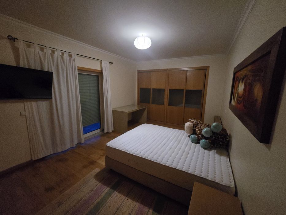 Alugo quarto em Leiria (perto Guimarota)