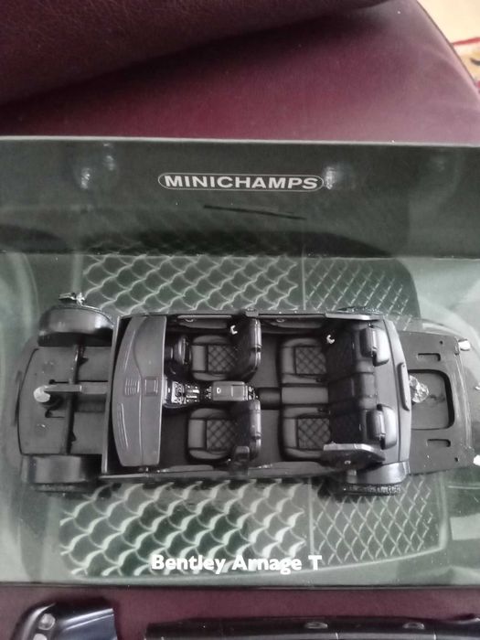 Модель авто Bentley Arnage T 1:43