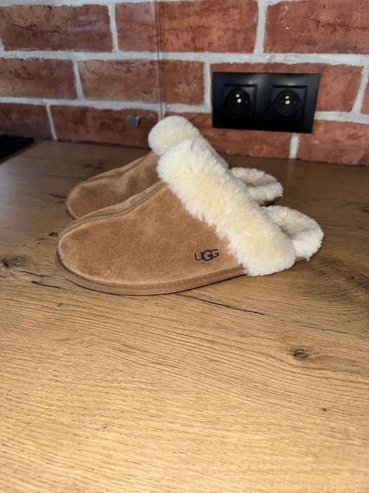 Klapki UGG Kapcie zamszowe Scuffette II