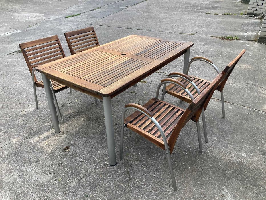 Stół ogrodowy i 4 krzesła