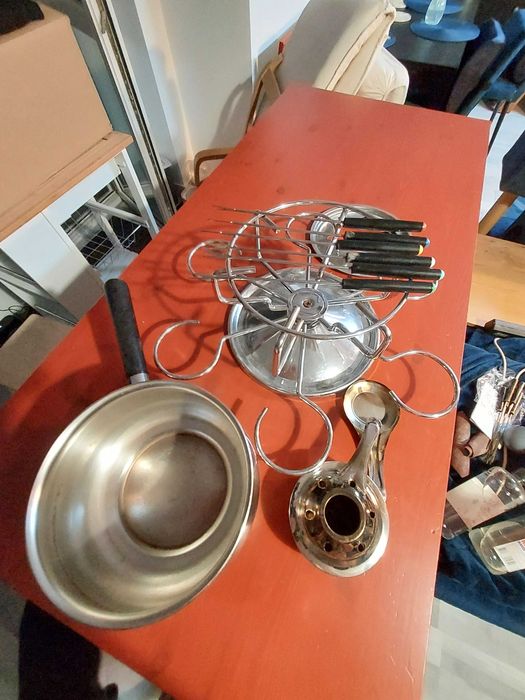 Fondue stalowe z karuzelą