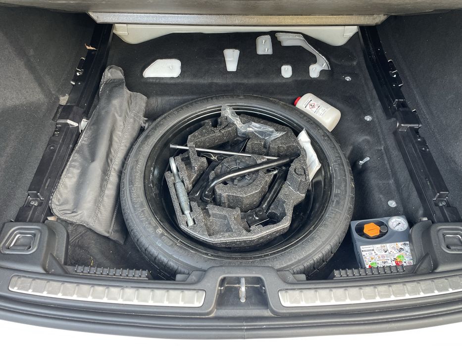Volvo V60 2018 VIN YV1ZWA8UDK1015253 фото оголошення 17 з 24