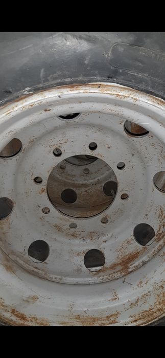 Sprzedam kompletne koła 4 sztuki 22.5 cala na 8 otworów