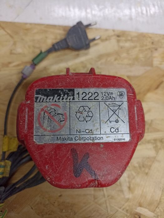Ładowarka z baterią Makita starszego typu