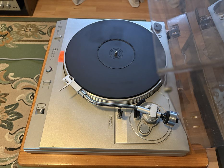 Gira discos Akai AP-D33