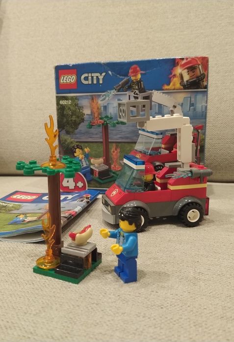 LEGO City 60212 - Extinção de Fogo no Churrasco