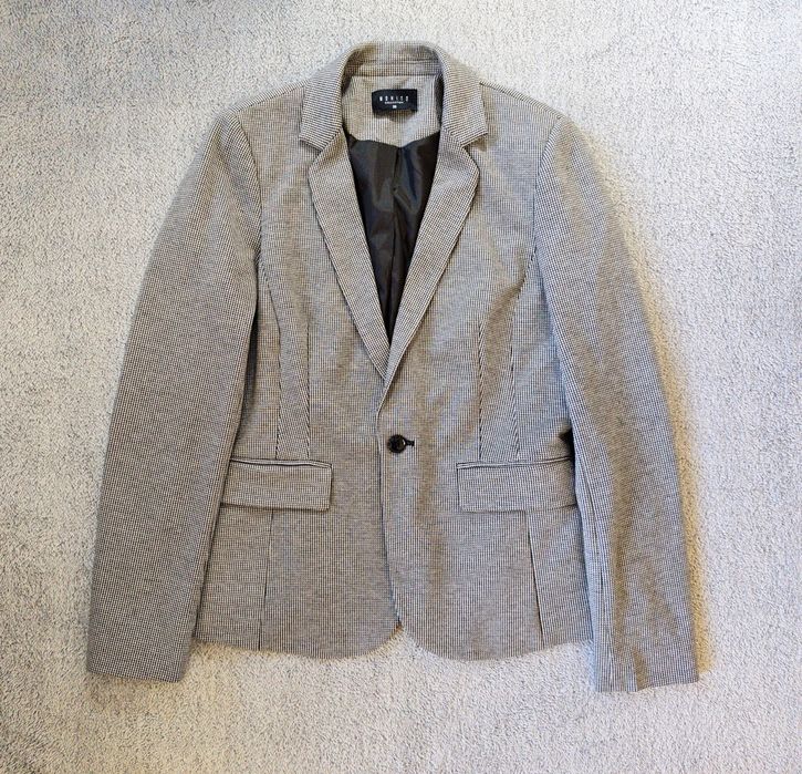 Elegancka, marynarka w pepitkę, czarno biała Mohito rozm M łaty jodełk