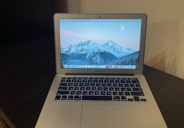 Продам apple macbook air 2013