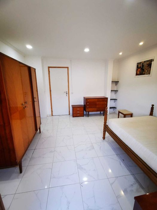 Quarto para CASAL em Azambuja c/ Varanda