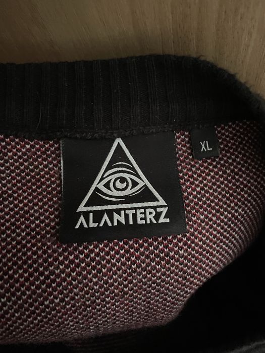 First Love Knit Sweater White/Black аниме свитер