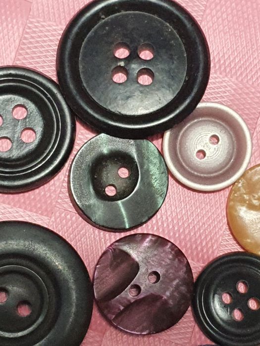 Пуговицы дешево разных размеров 100 штук-5 грв