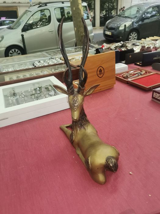 Veado decorativo em bronze