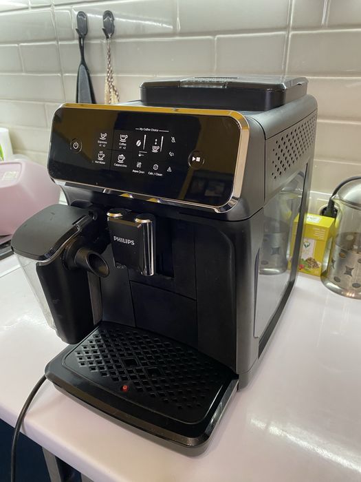 Кавоварка Philips Series 2200 LatteGo