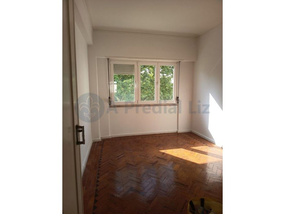 Apartamento T2 para Arrendamento , no Centro de Benfica
