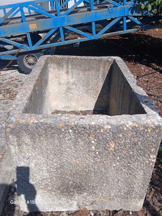 Pia de azeite em Pedra (antiga)