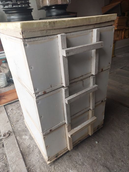 Улик из 3-х корпусов, многоуровневый, многоярусный, многокорпусной