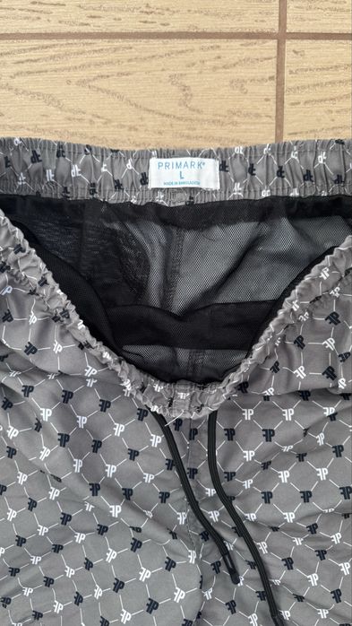 Чоловічі шорти для плавання від бренду primark.