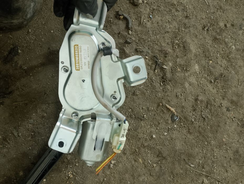 Mechanizm wycieraczki tył Suzuki Alto