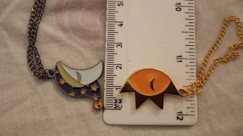 Colar sol e lua dos fnaf