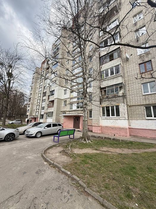Продаж 1 кім.кв. під ремонт вул. Пулюя (цегла)