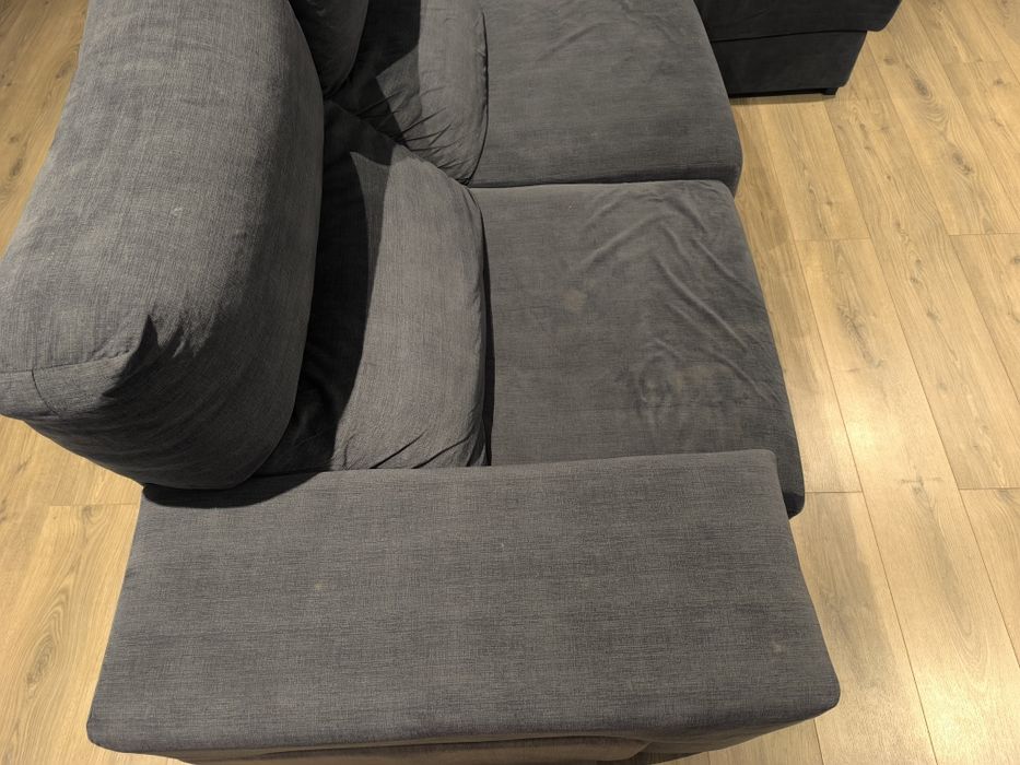Sofá com chaise longue à esquerda