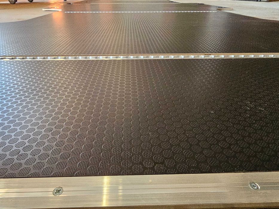 Podłoga 12 mm do Mercedesa Sprintera z klejonymi Listwami Air Line