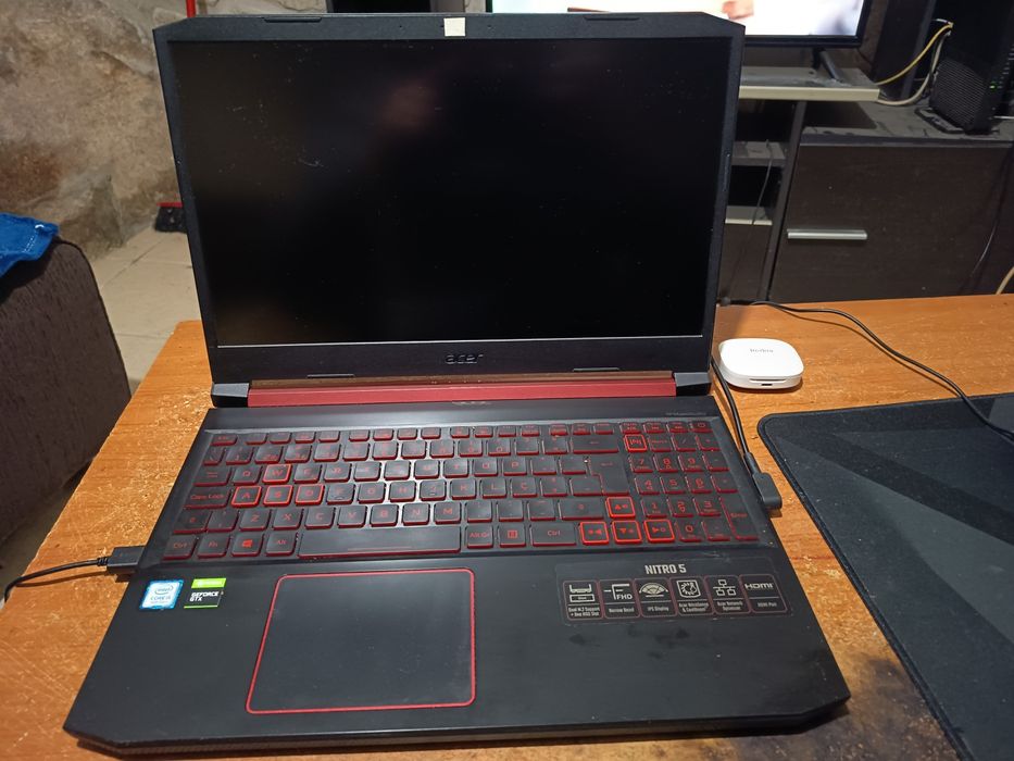 Acer nitro 5 i5 9G GEFORCE GTX 1050