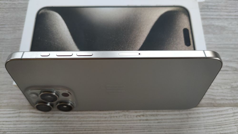 Apple iPhone 15 Pro Max A3105, Natural Titanium, 256Gb, батарея 85%