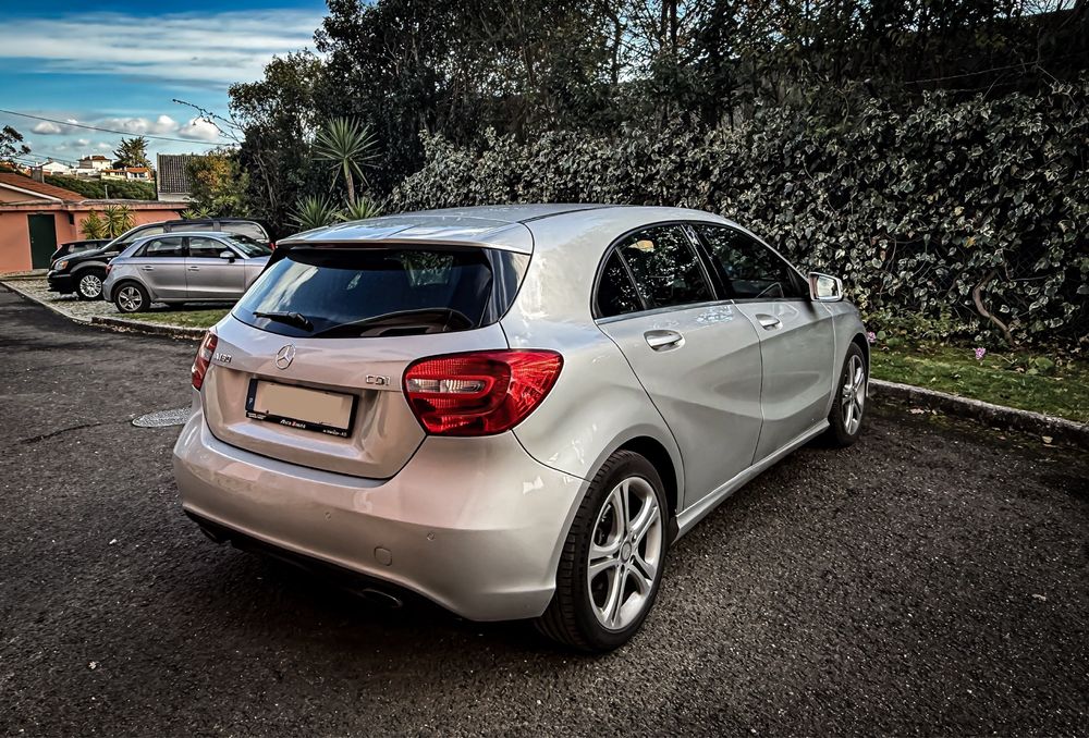 Mercedes a180d Pack SPORT / 89000kms / Garantia incl *NACIONAL*