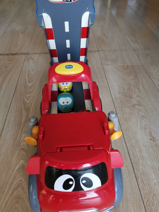 Porta carros Chicco.