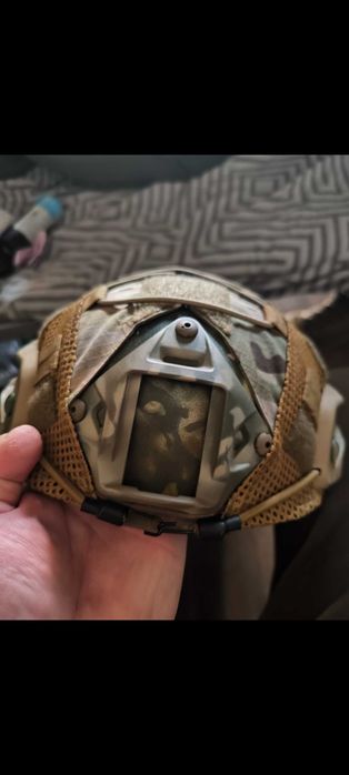 Захисний шолом британець