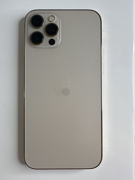 IPhone 12 Pro + Airpods 2 + 2 capas de oferta