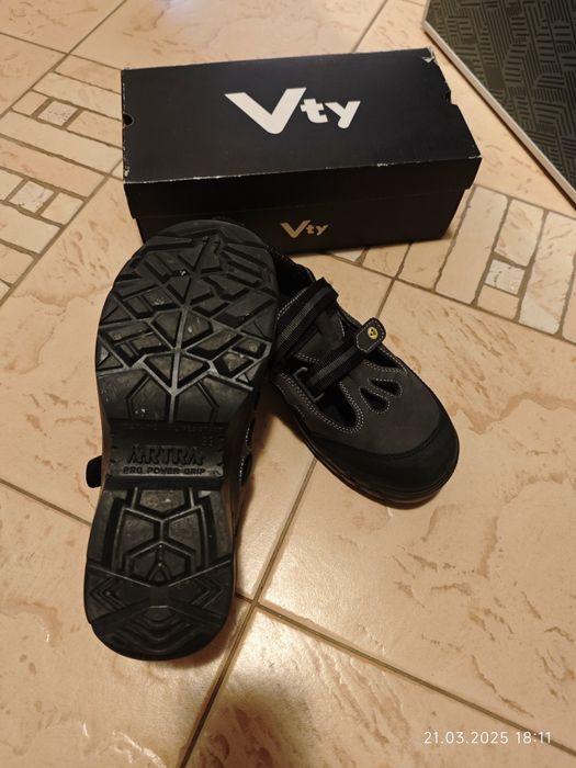 Ochronne obuwie robocze