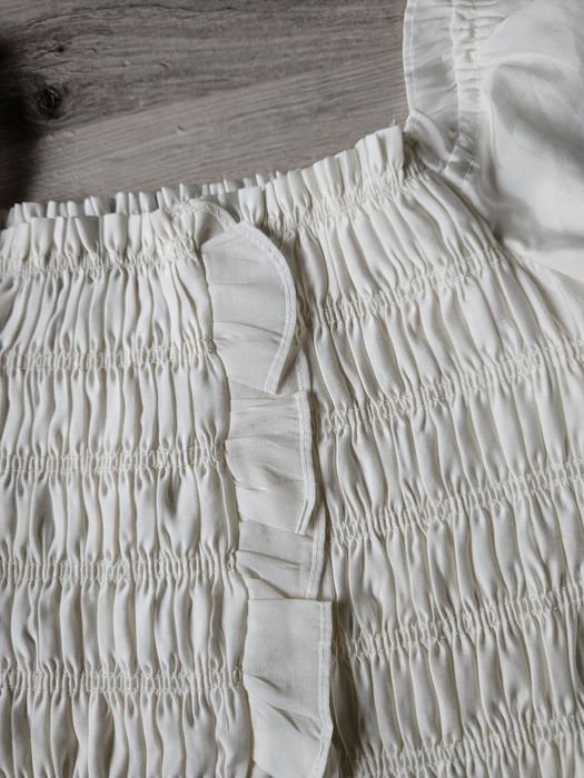 Nowy z metką crop top AI MI TI.  Rozmiar M