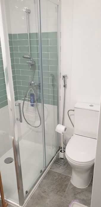Quarto WC Privativo Urb Cavaleira Algueirão Mem Martins