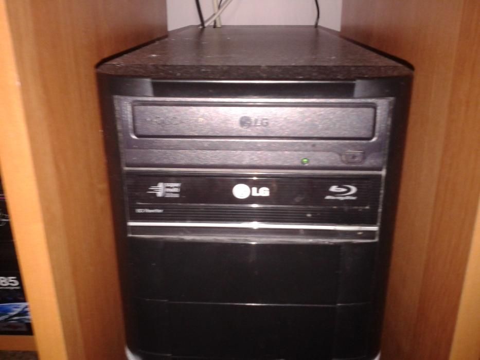 Komputer Inter Core 2 Quad Q8400 2.66 GHz Dyski WD 1TB