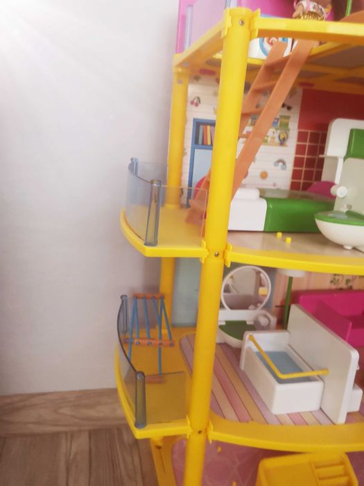 Piętrowy domek dla lalek Giochi Preziosi