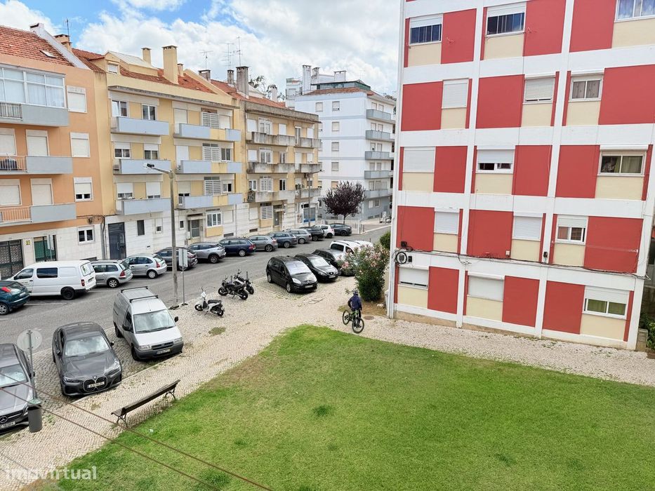 Apartamento T4 duplex Charquinho, Benfica, Lisboa
