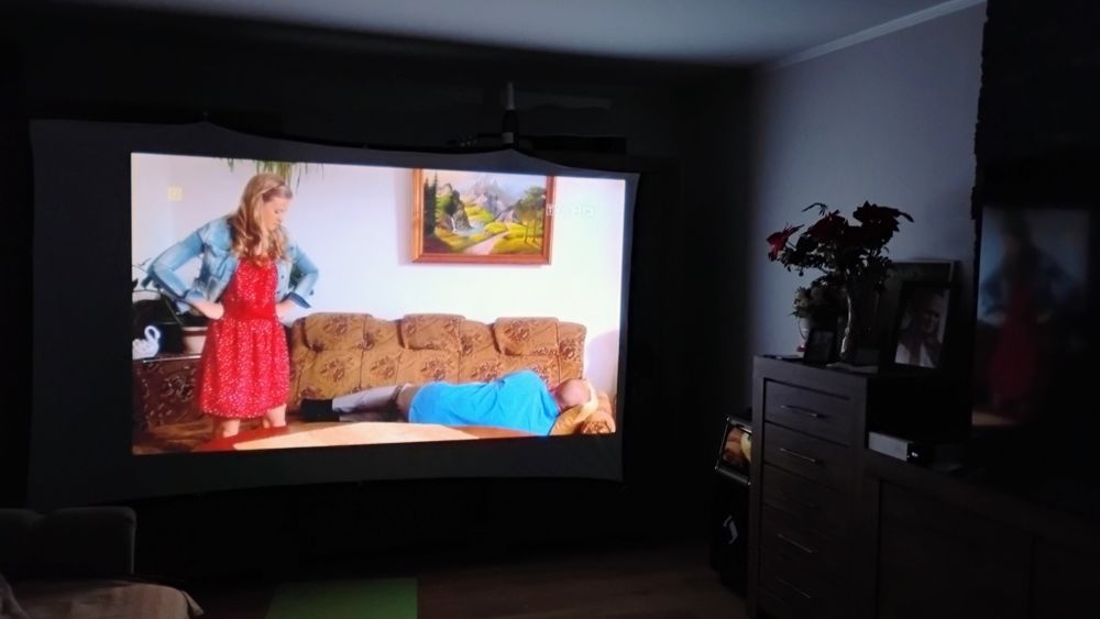 Witam posiadam na sprzedaż projektor