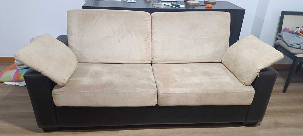 Sofá em Pele - Bom estado
