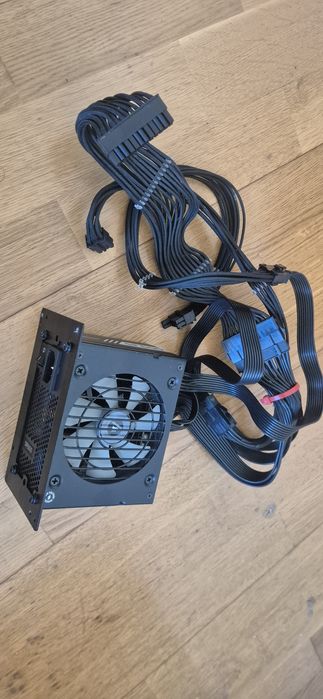 Fonte Modular Corsair SF600W 80 Plus SFX
600W SFX