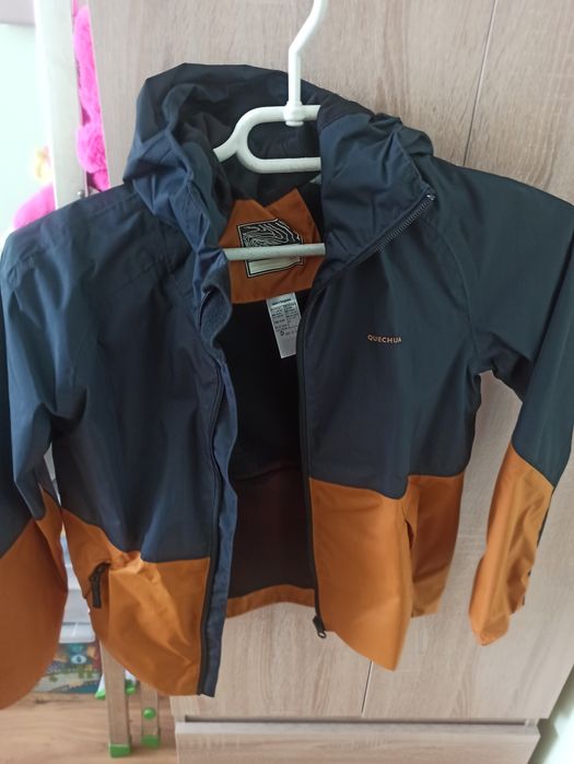 Kurtka wiatrówka 134/140