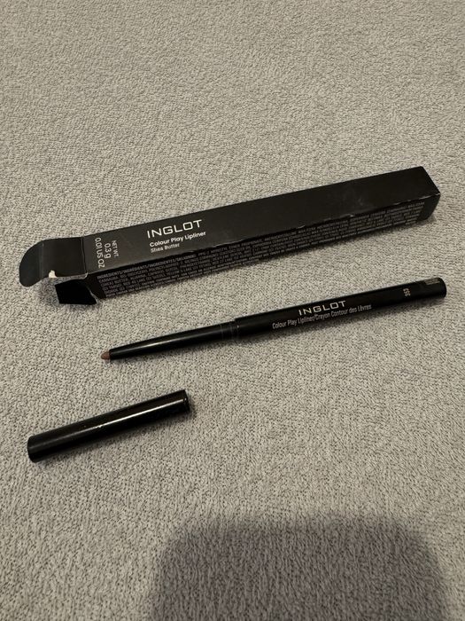 Inglot Colour Play Konturówka o ust - 353 0,3g