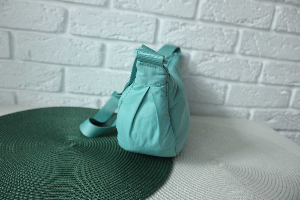 Практична популярна сумка на щодень Uniqlo.