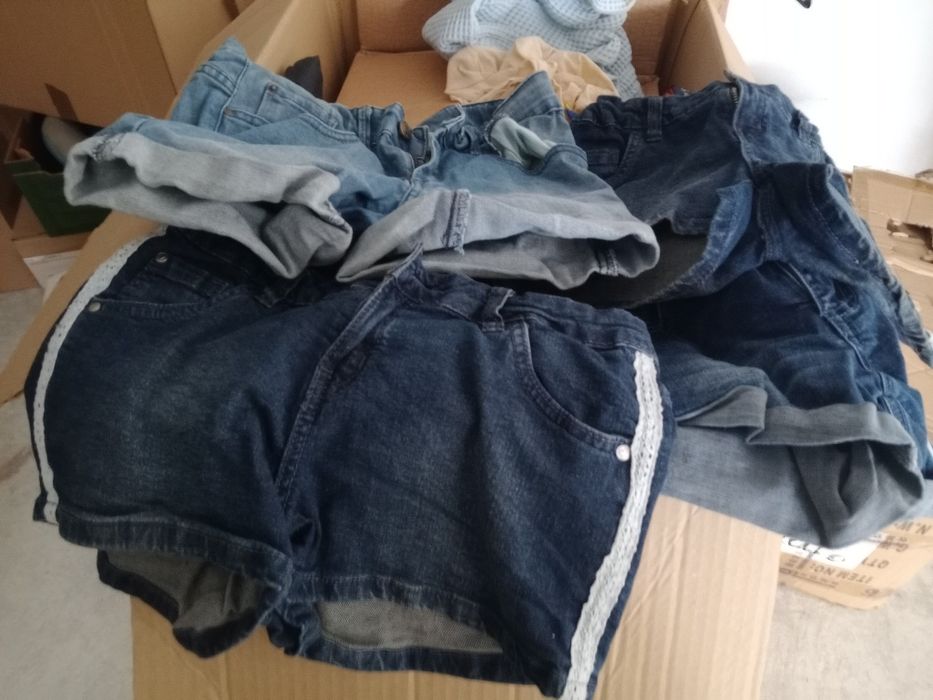 Roupa de menina variada