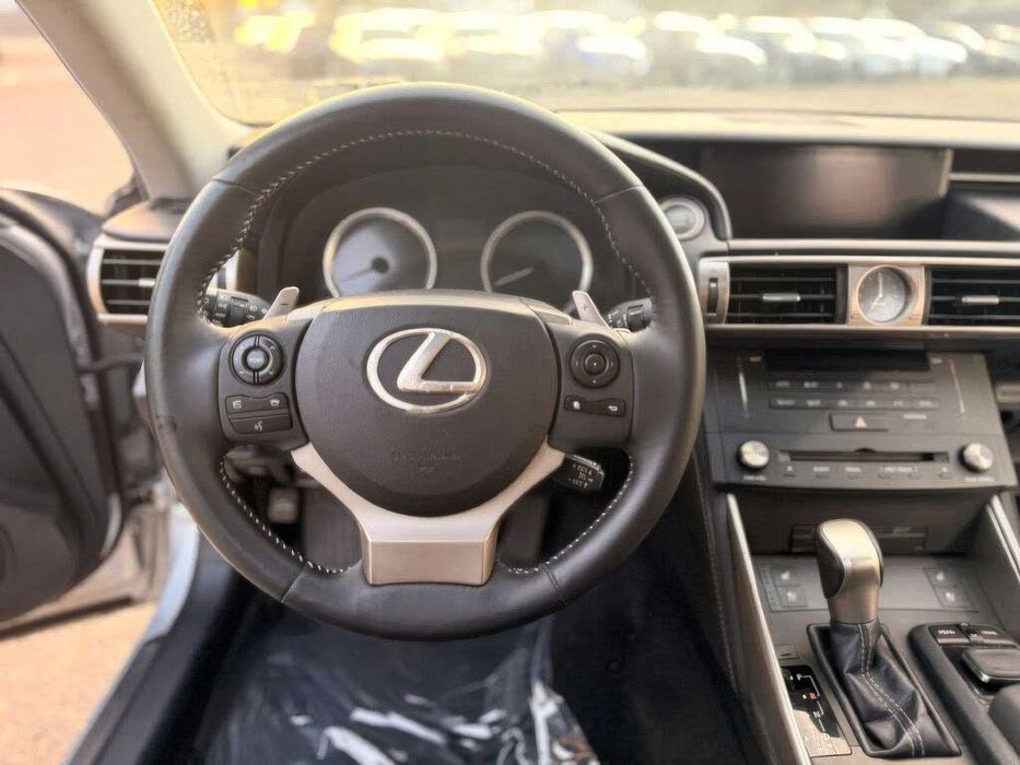 Lexus IS 350      2015