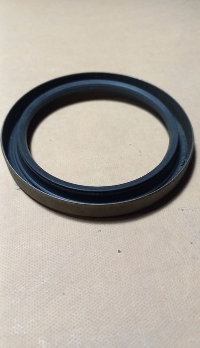 Зап.части(сальник кол.вала,торм.накладки для колодок)для ВАЗ "Жигули "