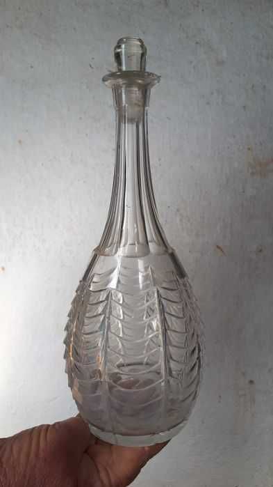 Garrafa de vidro antiga